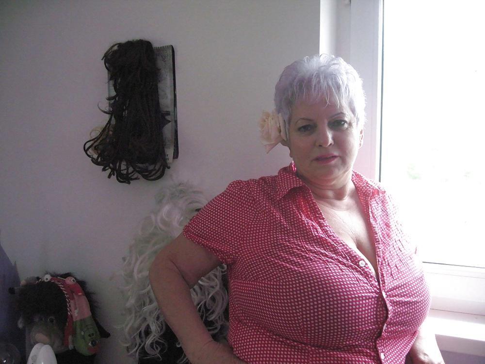25P Granny Big Boobs