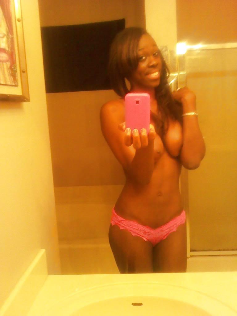 16P Photobucket Ebony Shows Off