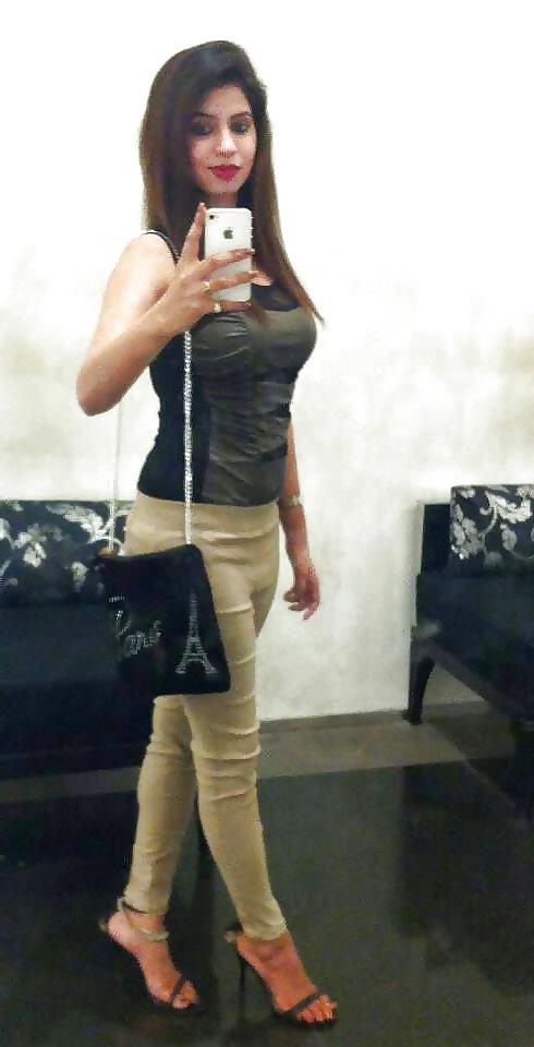 25P DESI BABES