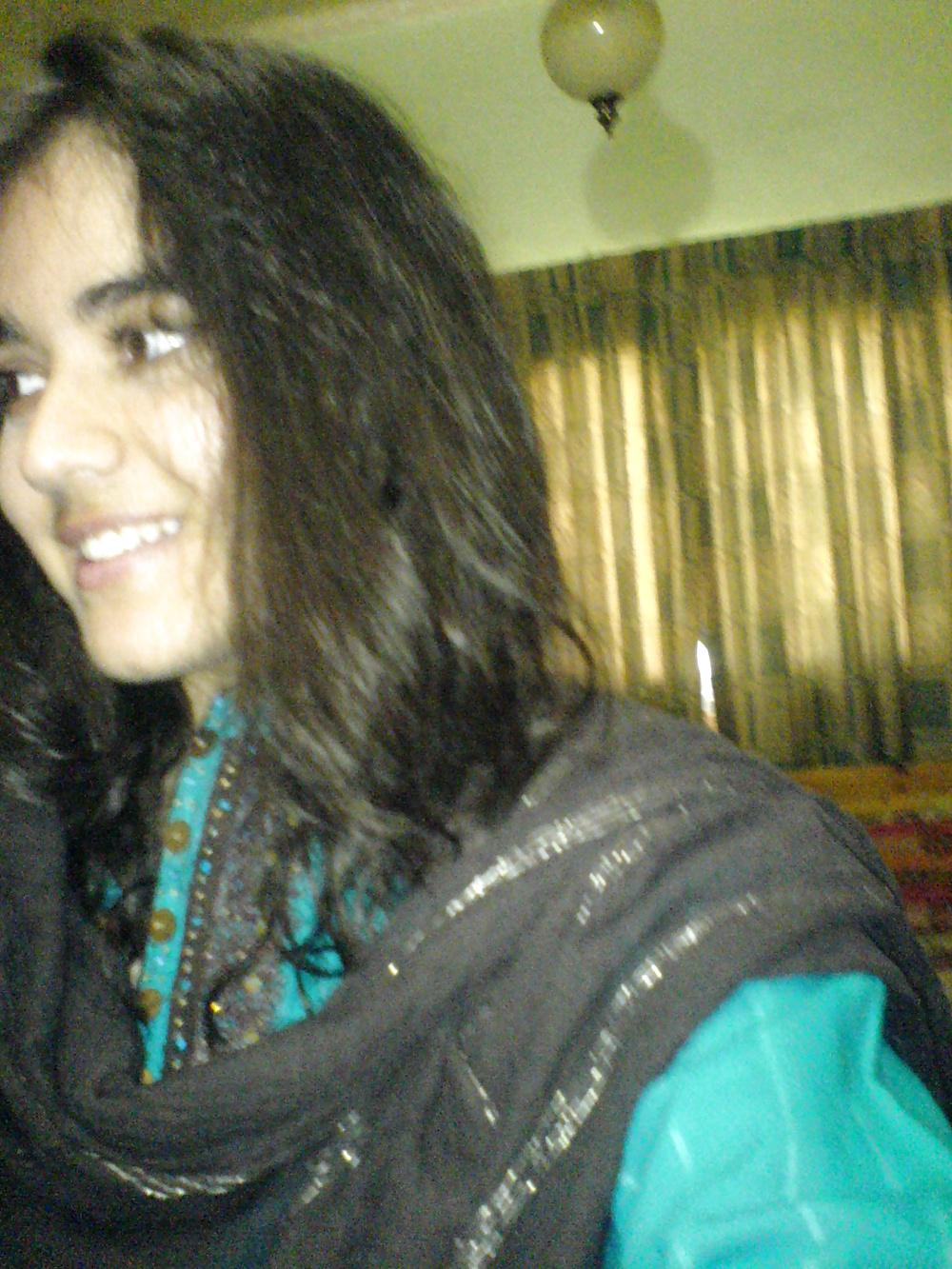 25P Indian Girls Nude