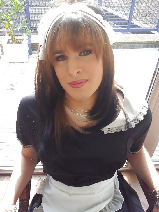 25P Sissy maid