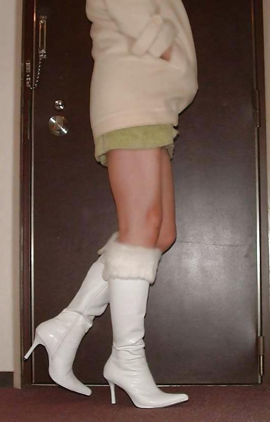 25P Santa's Clogs, Mules, Boots