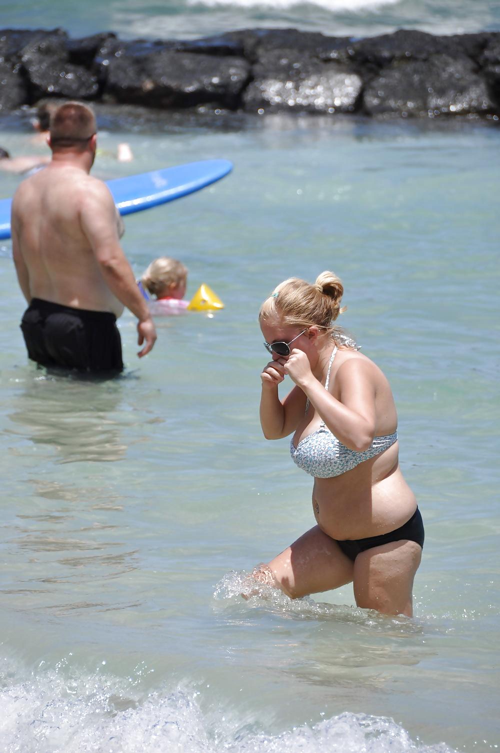10P Candid Blonde MILF Big Beach Boobs