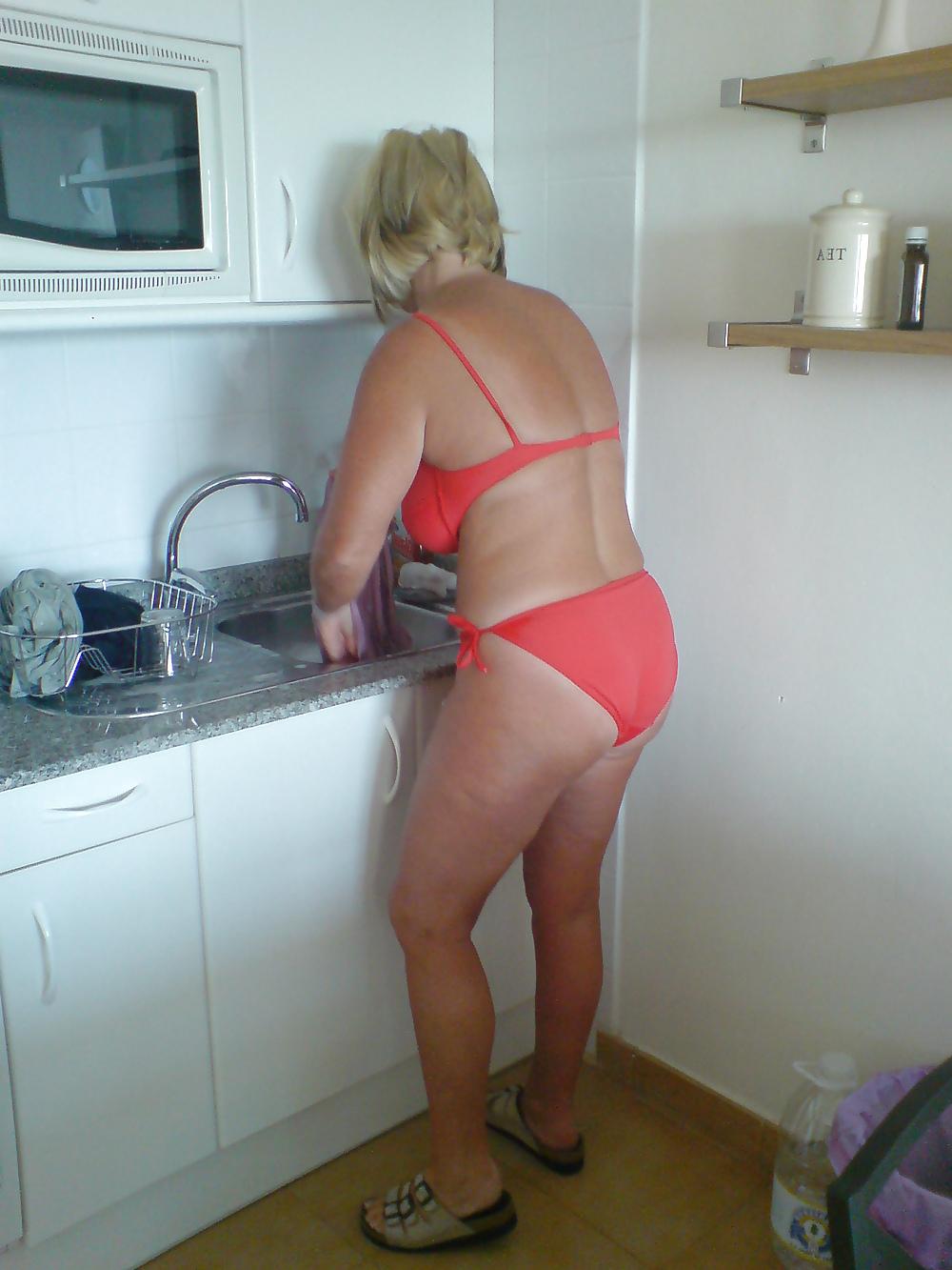 25P Blond babes
