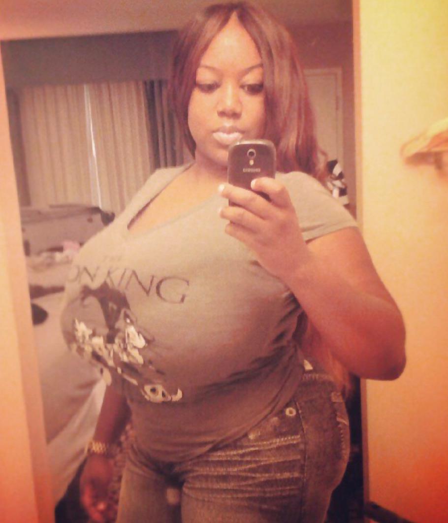 20P American Girl With Monster Tits