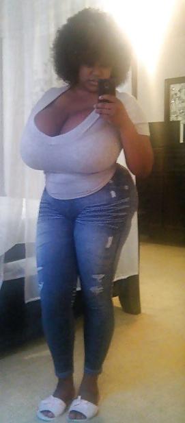 20P American Girl With Monster Tits
