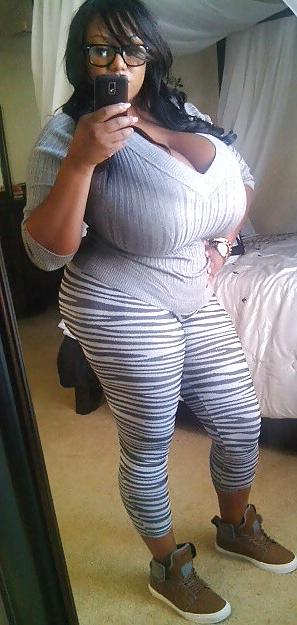 20P American Girl With Monster Tits