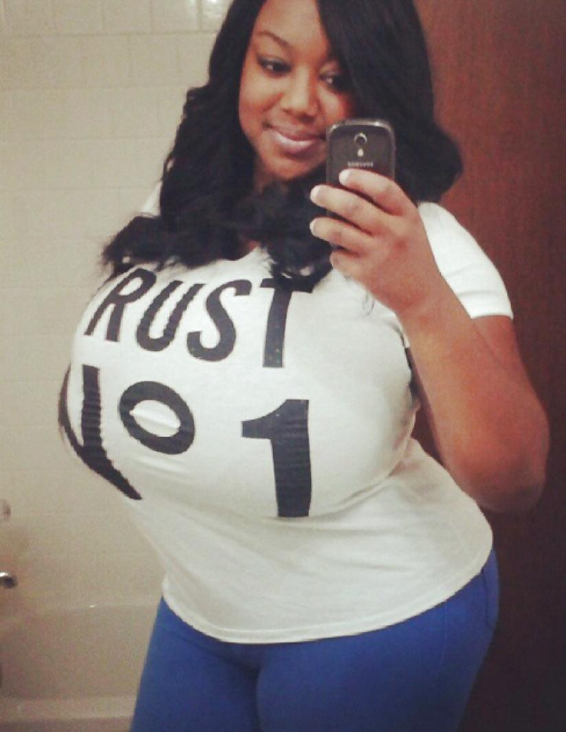 20P American Girl With Monster Tits