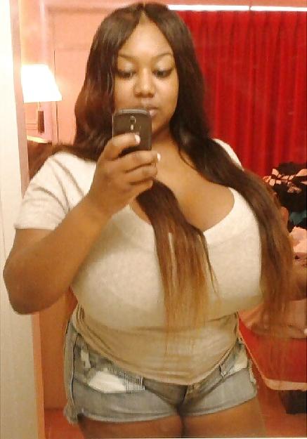 20P American Girl With Monster Tits