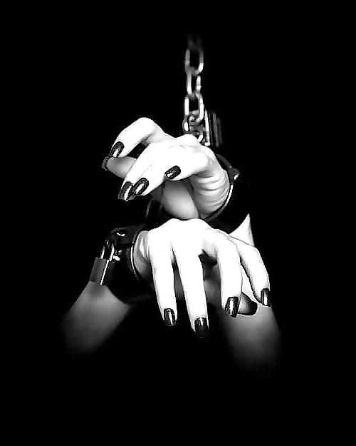 25P B&W Bondage