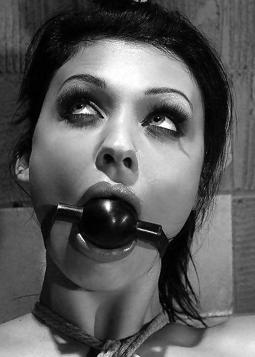 25P B&W Bondage