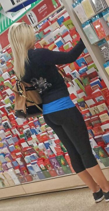 6P Sexy teen ass in spandex