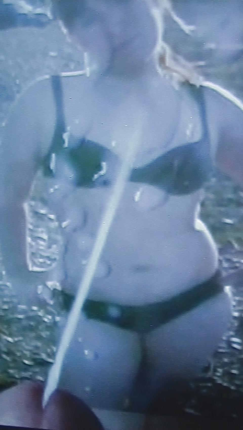 16P Cum shoots on fatty girls