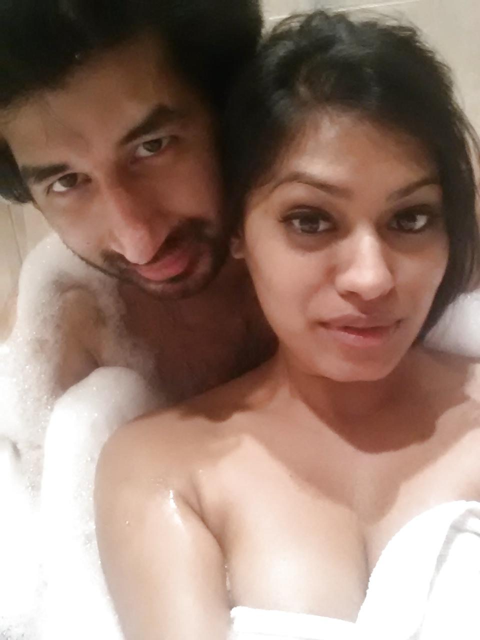 11P Sexy Indian Tamil Selfies