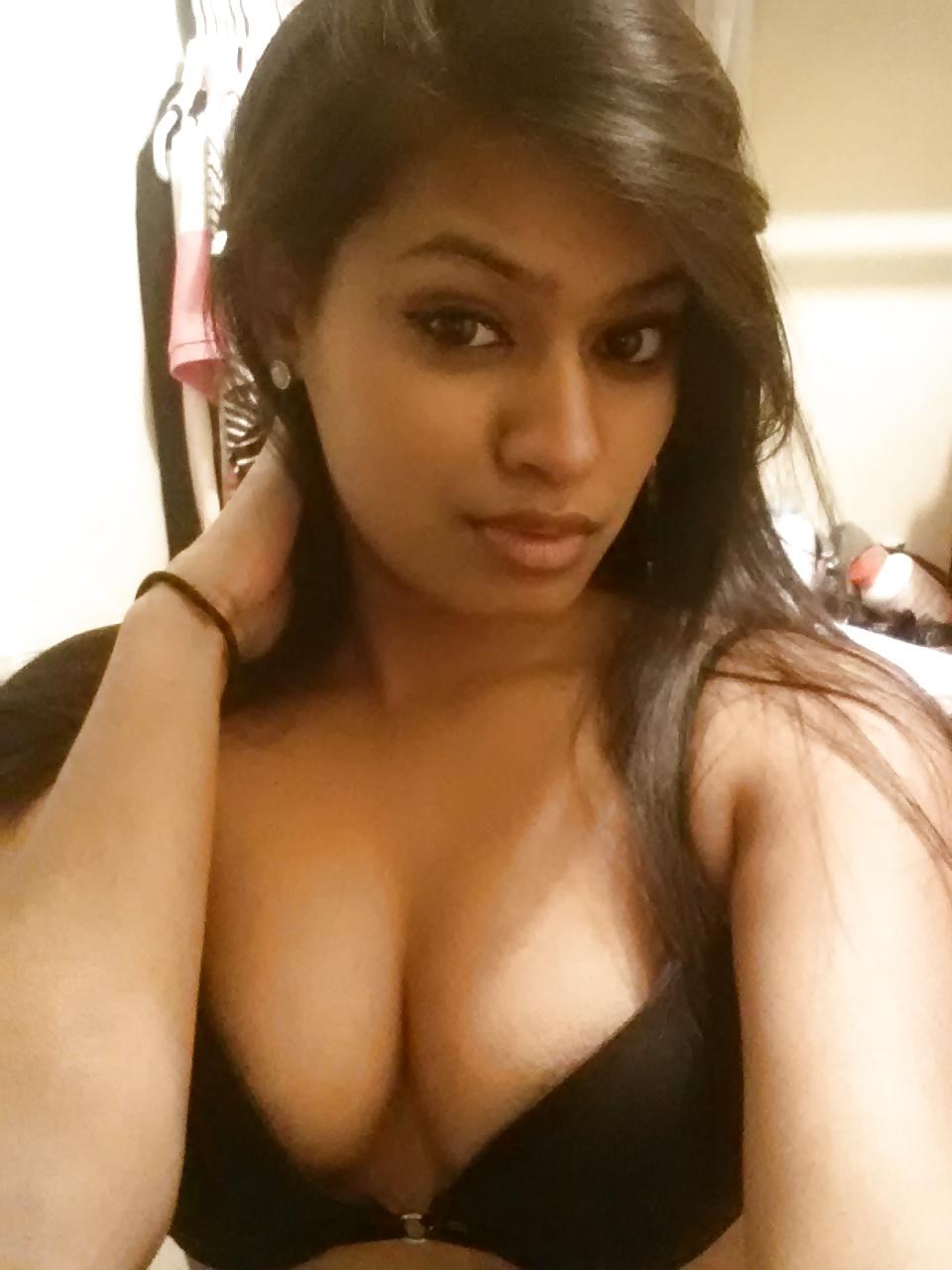11P Sexy Indian Tamil Selfies
