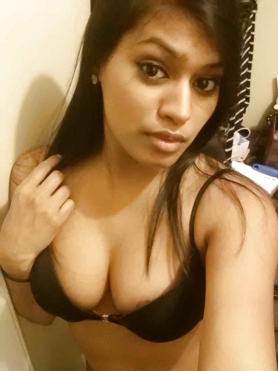 11P Sexy Indian Tamil Selfies