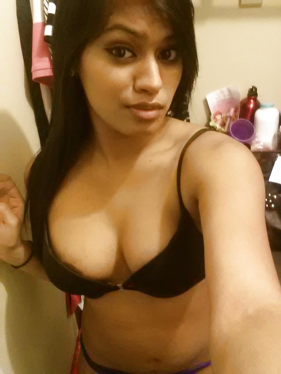 11P Sexy Indian Tamil Selfies