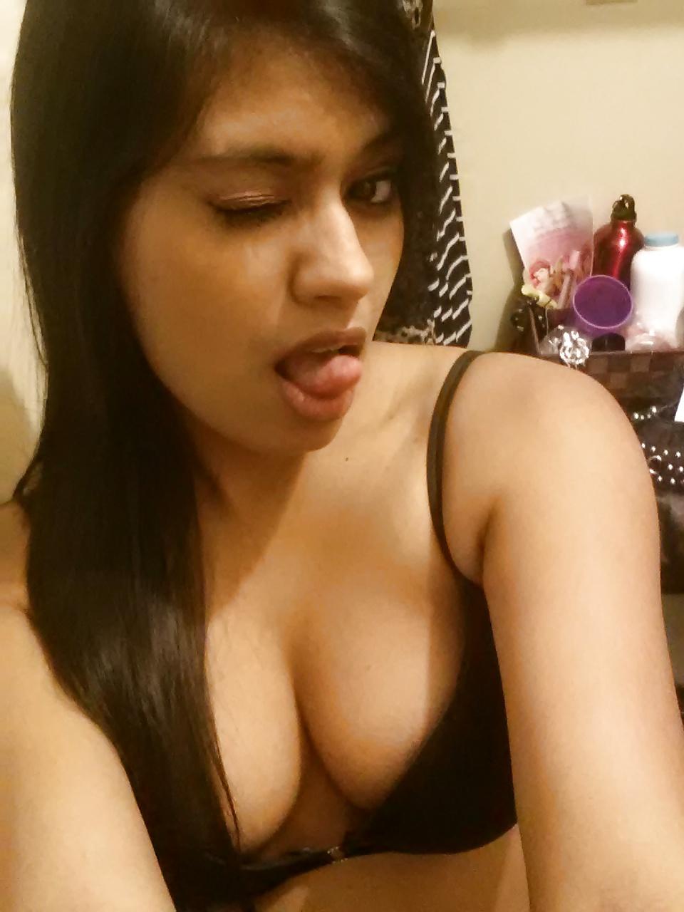 11P Sexy Indian Tamil Selfies