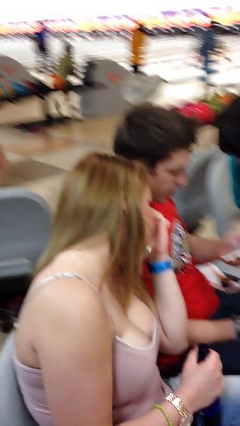 7P Candid Teen Big Tanktop Cleavage