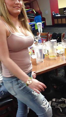7P Candid Teen Big Tanktop Cleavage