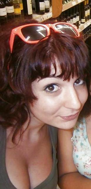 25P Ragazza italiana tettona - Busty italian teen with big tits