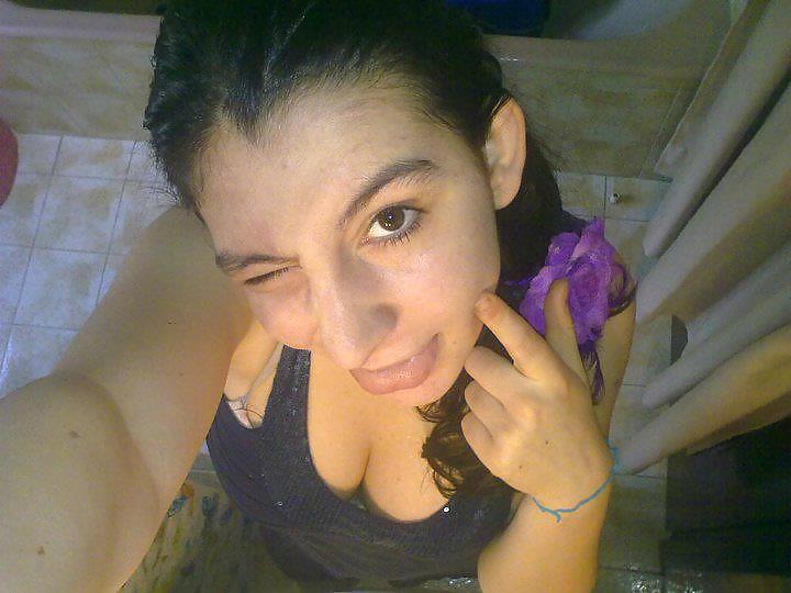 25P Ragazza italiana tettona - Busty italian teen with big tits