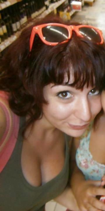 25P Ragazza italiana tettona - Busty italian teen with big tits