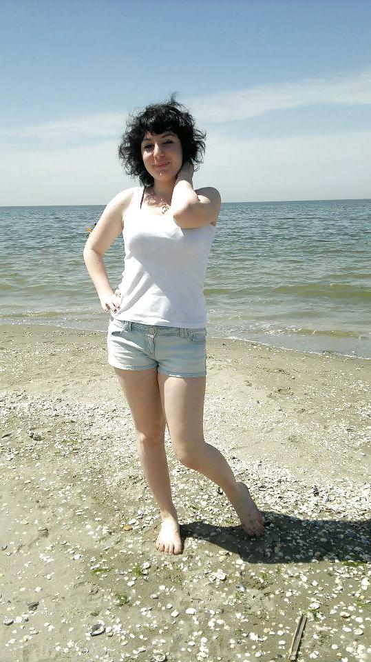 25P Ragazza italiana tettona - Busty italian teen with big tits