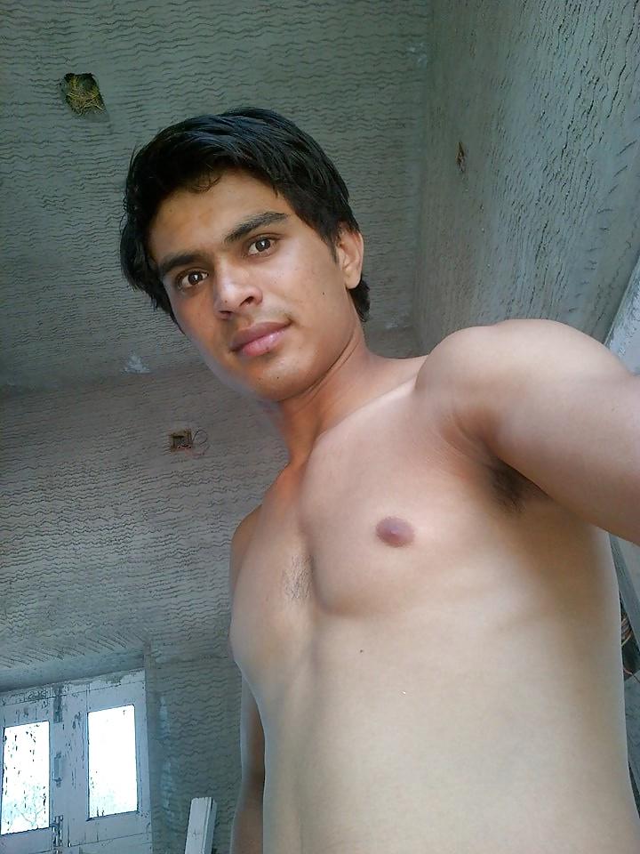 5P INDIAN MEN NAKED