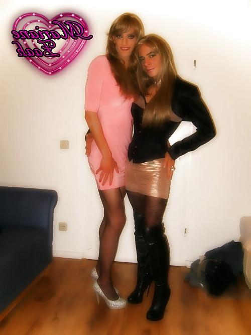25P These babes are so hot and convincing