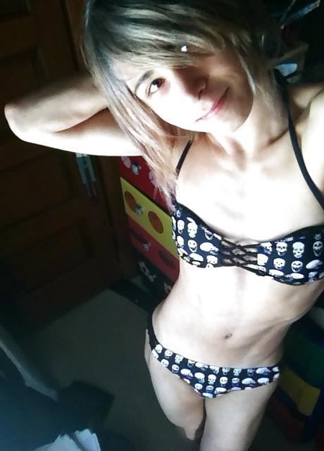 25P These babes are so hot and convincing