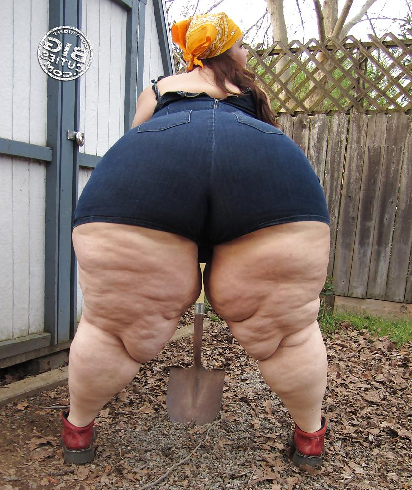 25P Big beautiful woman