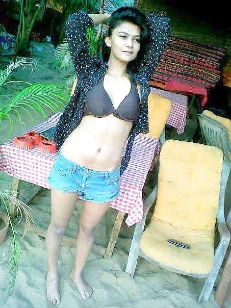 25P AMATEUR INDIAN BABES
