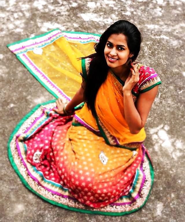 25P AMATEUR INDIAN BABES