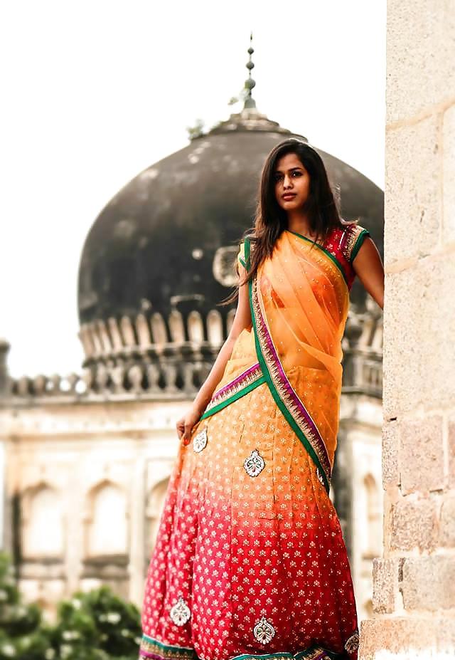 25P AMATEUR INDIAN BABES