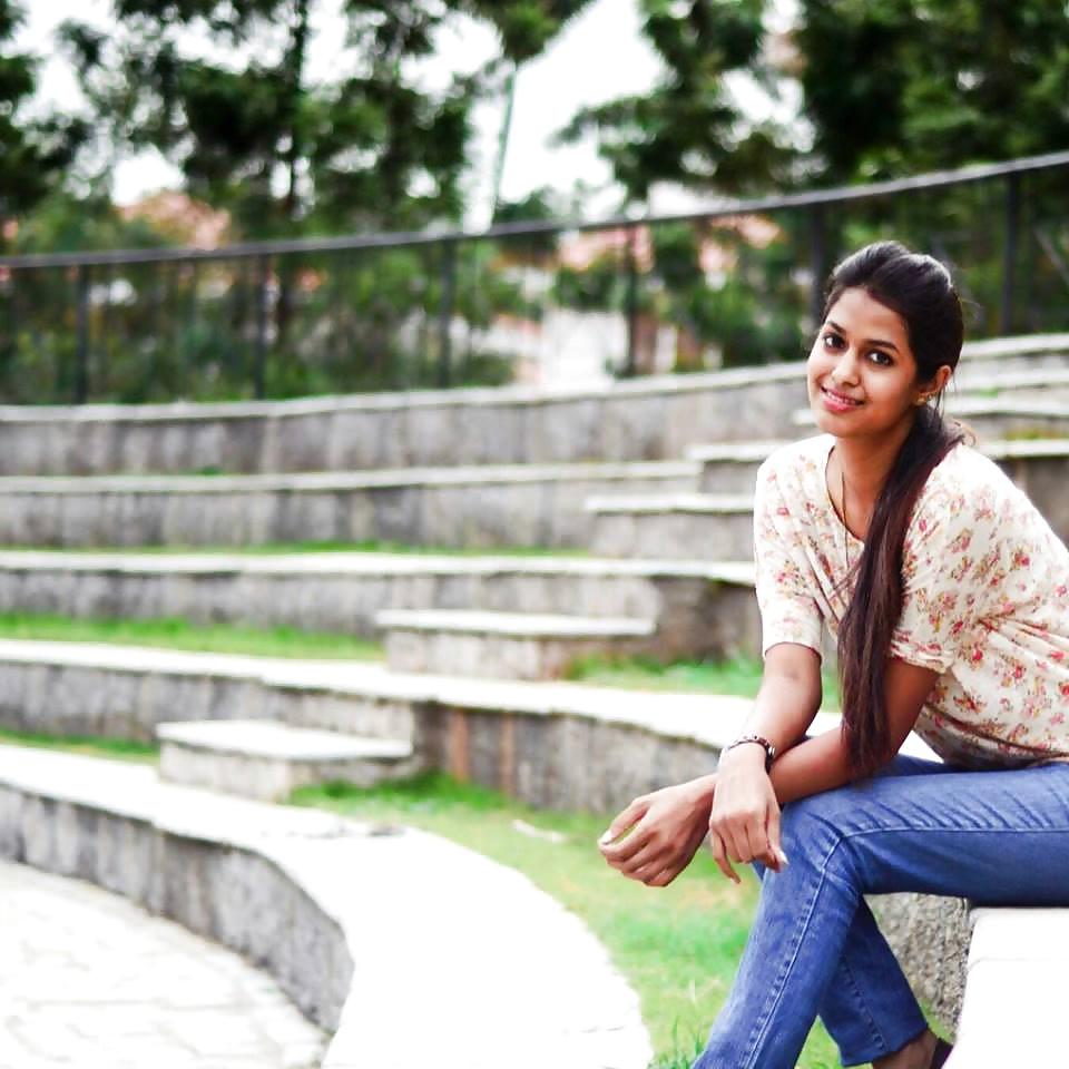 25P AMATEUR INDIAN BABES