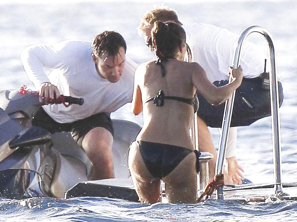 17P Salma Hayek caught in bikini 