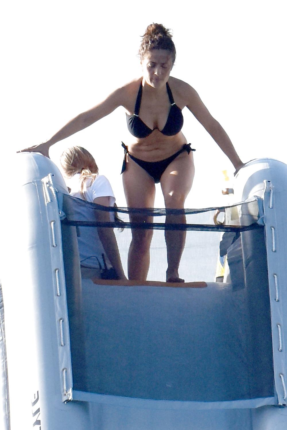 17P Salma Hayek caught in bikini 