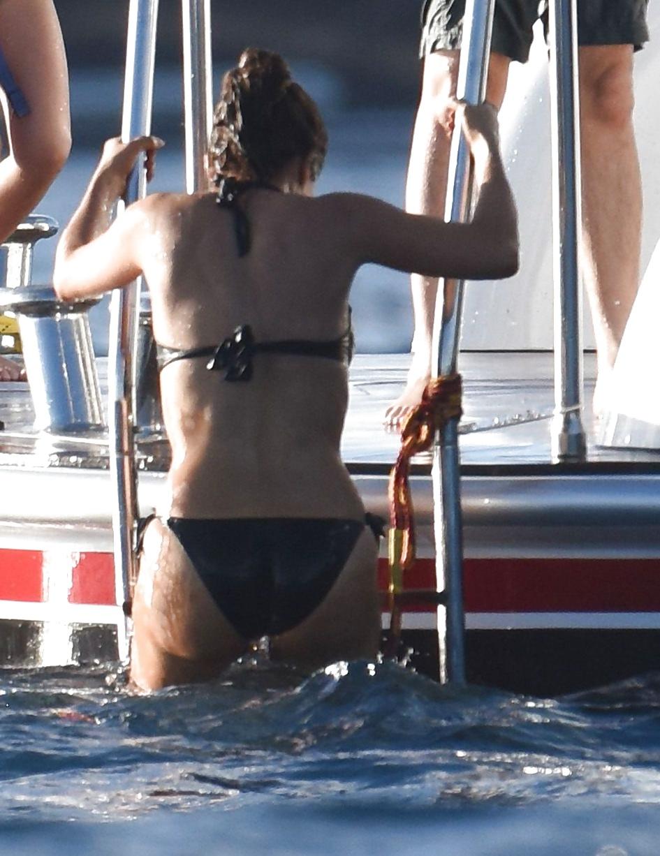 17P Salma Hayek caught in bikini 
