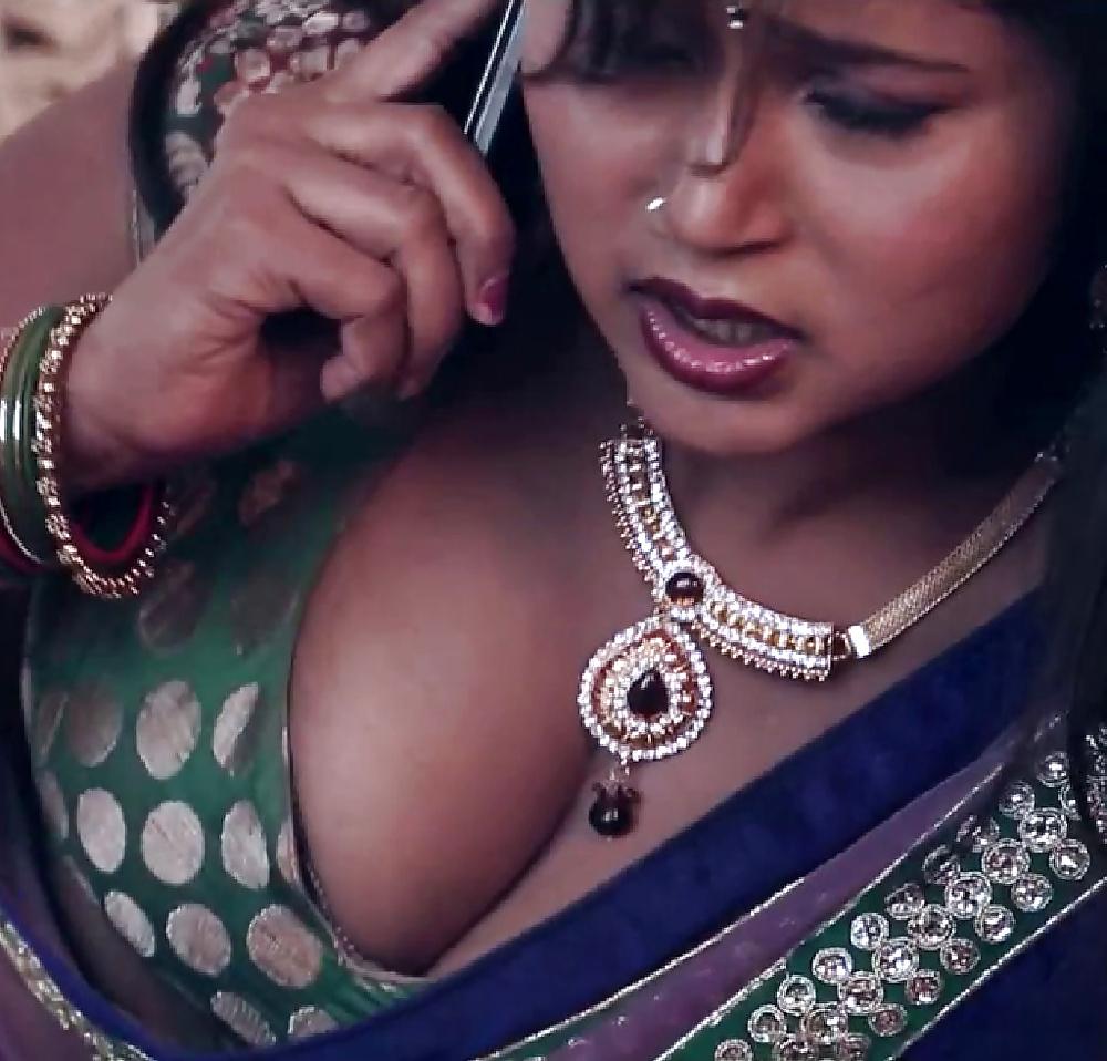 13P Indian aunty want young cock