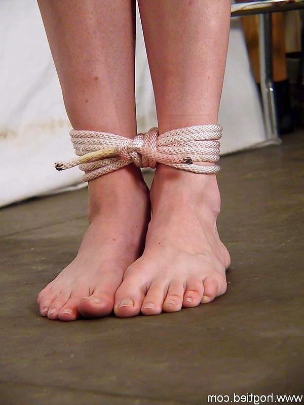 25P Molly Matthews Bondage
