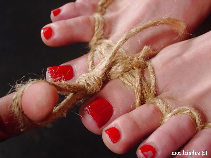 25P Molly Matthews Bondage