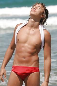 21P Asian gays in underwear