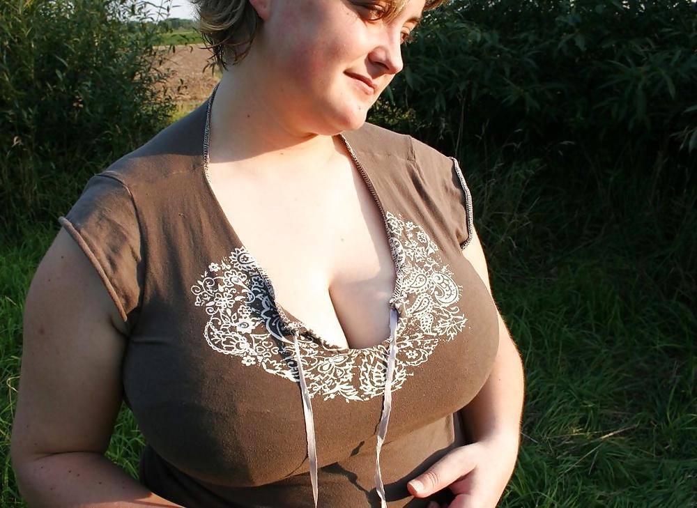 16P Big Natural Silicone-free Boobs! (Thick MILF)