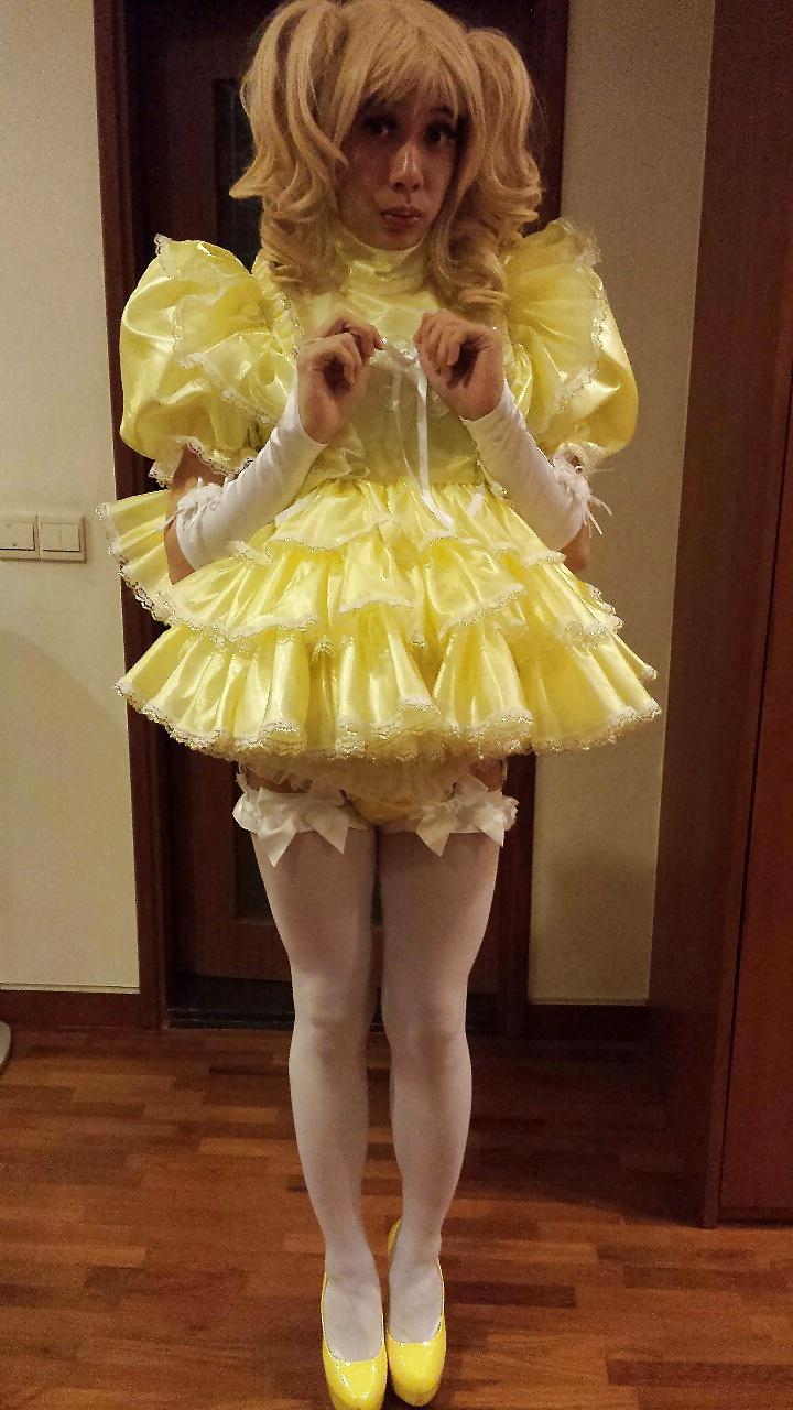 17P Asian Sissy maid in Yellow