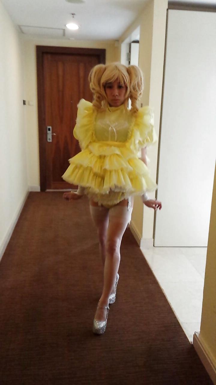 17P Asian Sissy maid in Yellow