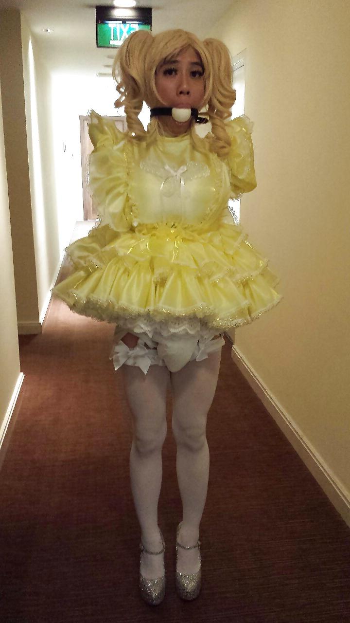 17P Asian Sissy maid in Yellow