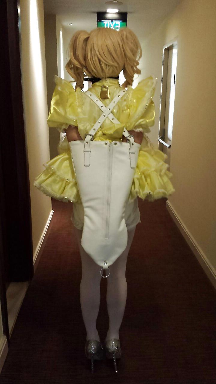 17P Asian Sissy maid in Yellow