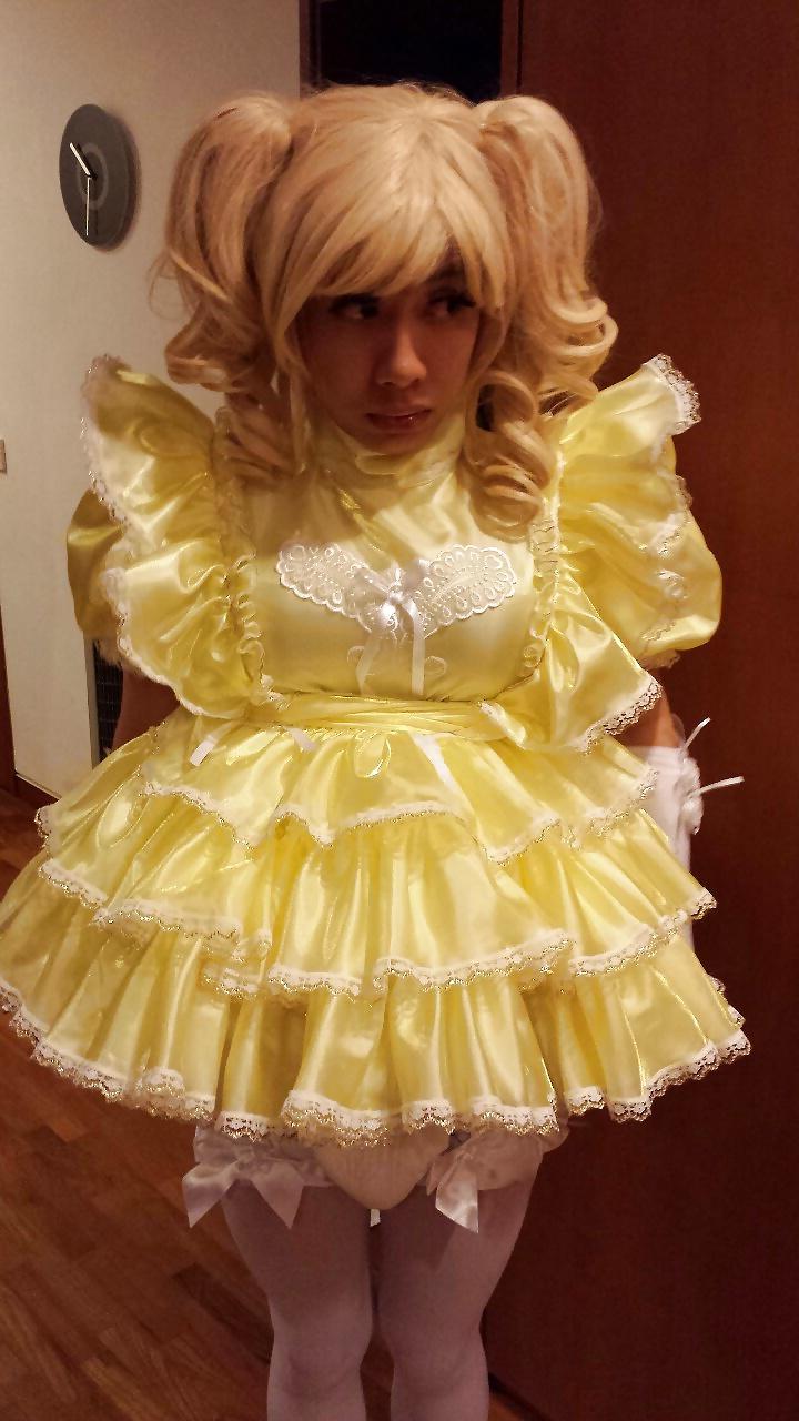17P Asian Sissy maid in Yellow