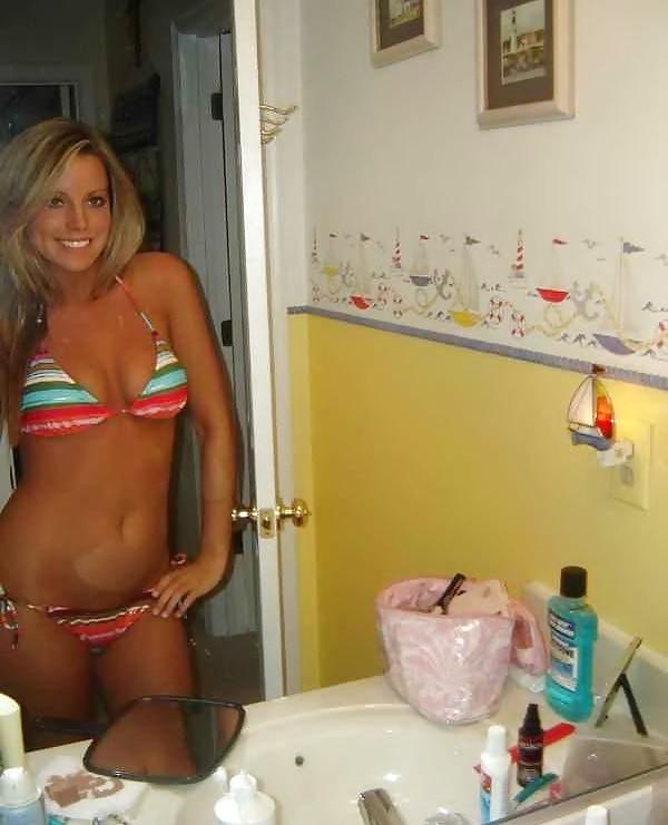 25P Moshe Loves Hot Summer Days, Hot Babes and Bikinis